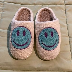 NWOT Happy Face Slippers